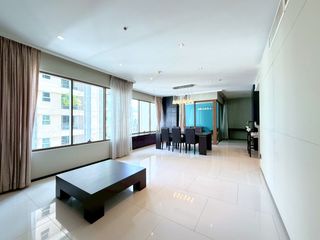 For rent 3 bedrooms condo in Khlong Toei, Bangkok