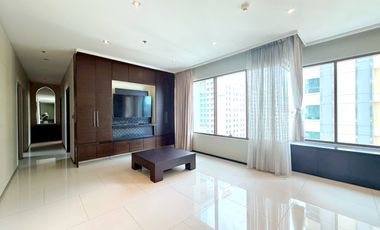 For rent 3 bedrooms condo in Khlong Toei, Bangkok