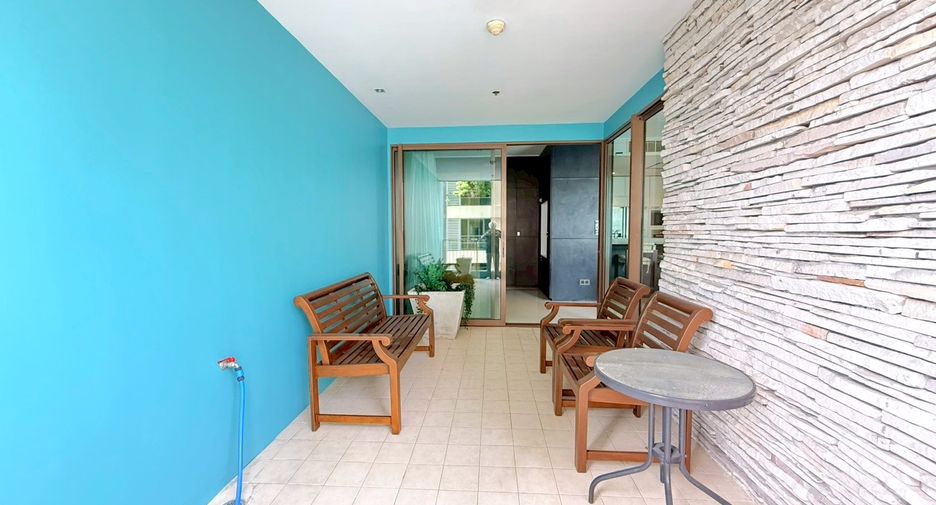 For rent 3 bedrooms condo in Khlong Toei, Bangkok