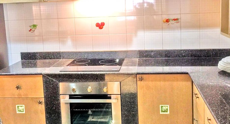 For rent 2 bedrooms condo in Watthana, Bangkok