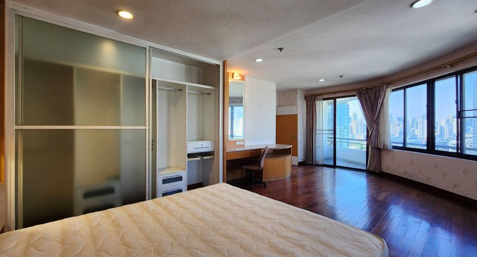 For rent 2 bedrooms condo in Watthana, Bangkok
