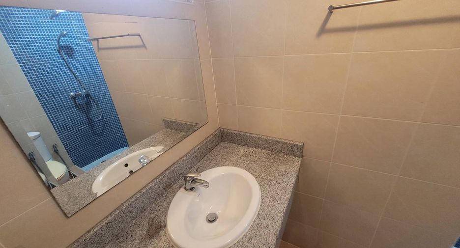Wohnung zur Miete mit 2 Zimmer in Pathum Wan, Bangkok