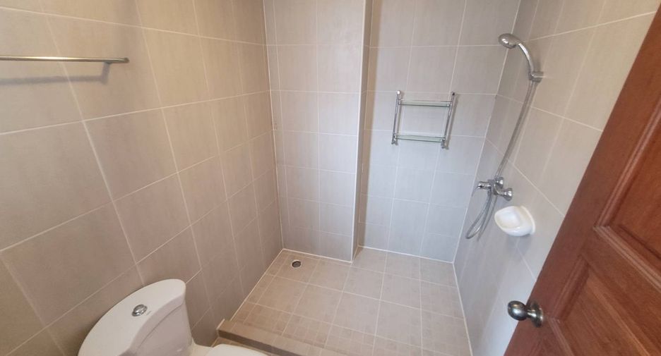 Wohnung zur Miete mit 2 Zimmer in Pathum Wan, Bangkok