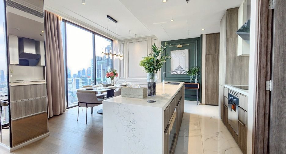 For rent 3 bedrooms condo in Khlong Toei, Bangkok