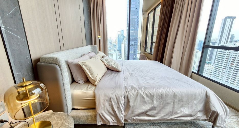 For rent 3 bedrooms condo in Khlong Toei, Bangkok