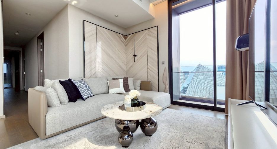 For rent 3 bedrooms condo in Khlong Toei, Bangkok