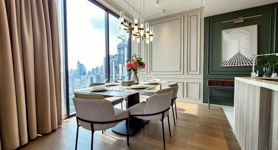 For rent 3 bedrooms condo in Khlong Toei, Bangkok