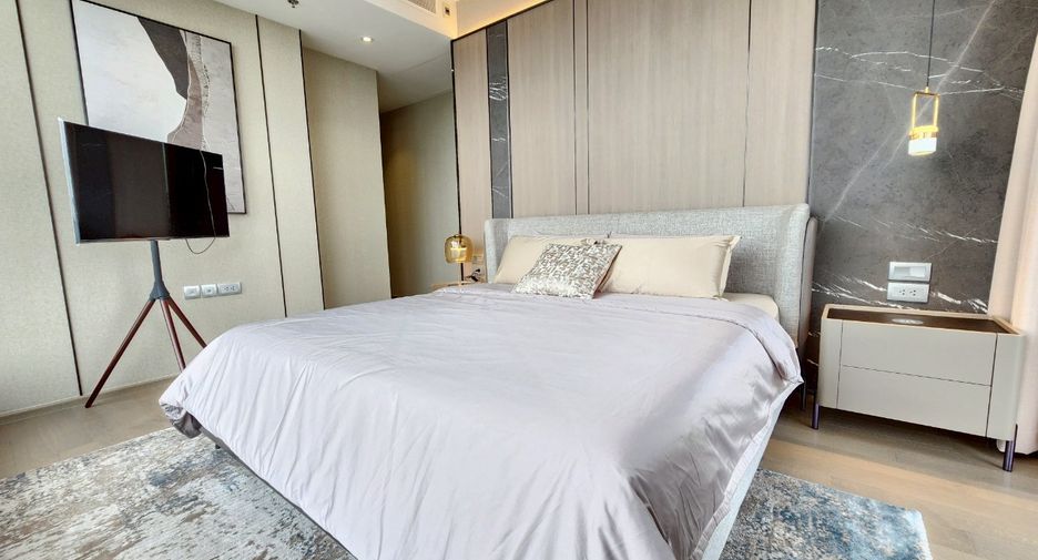 For rent 3 bedrooms condo in Khlong Toei, Bangkok
