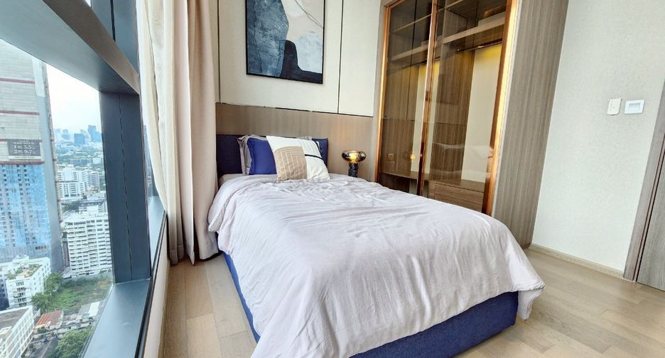 For rent 3 bedrooms condo in Khlong Toei, Bangkok