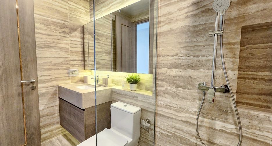 For rent 3 bedrooms condo in Khlong Toei, Bangkok