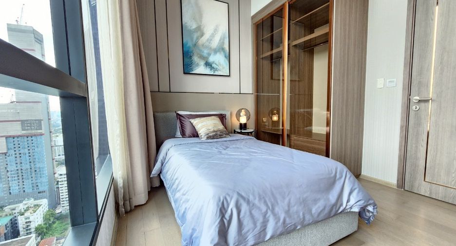For rent 3 bedrooms condo in Khlong Toei, Bangkok