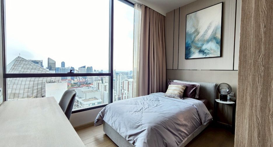 For rent 3 bedrooms condo in Khlong Toei, Bangkok