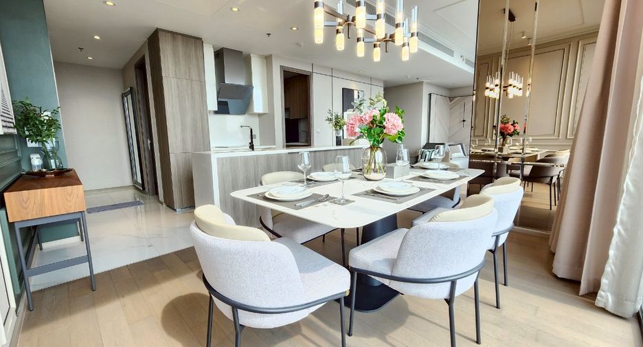 For rent 3 bedrooms condo in Khlong Toei, Bangkok