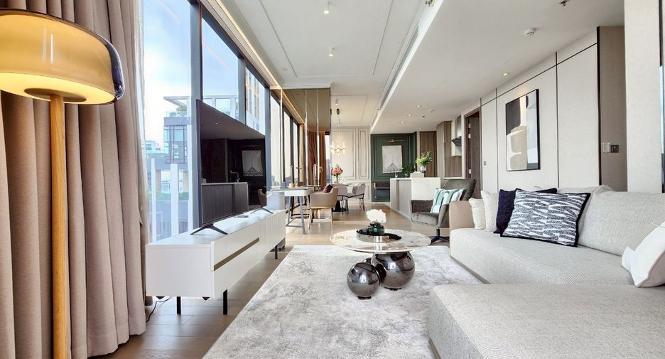 For rent 3 bedrooms condo in Khlong Toei, Bangkok