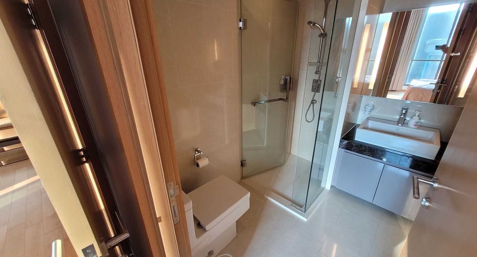 For rent 2 bedrooms condo in Khlong Toei, Bangkok