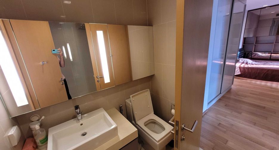For rent 2 bedrooms condo in Khlong Toei, Bangkok