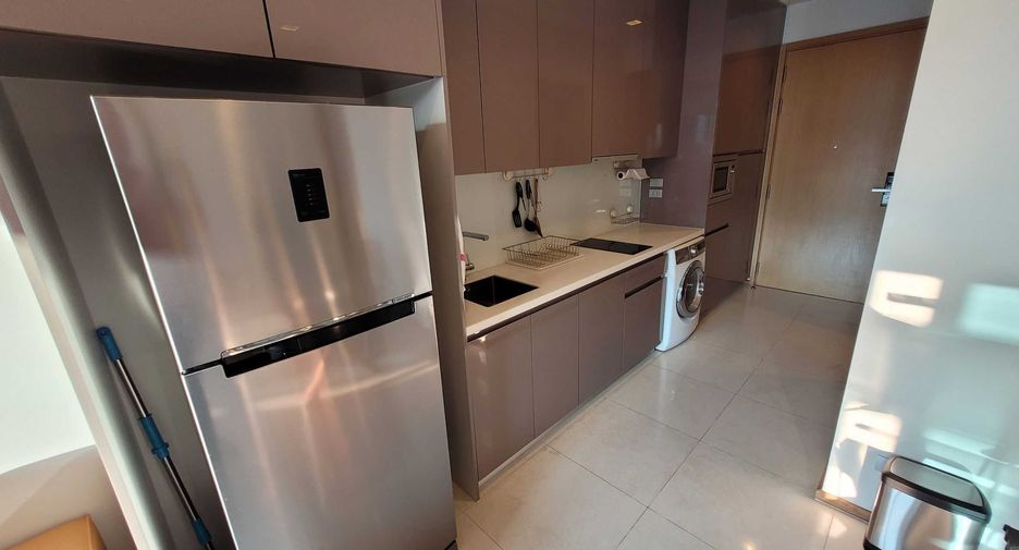 For rent 2 bedrooms condo in Khlong Toei, Bangkok