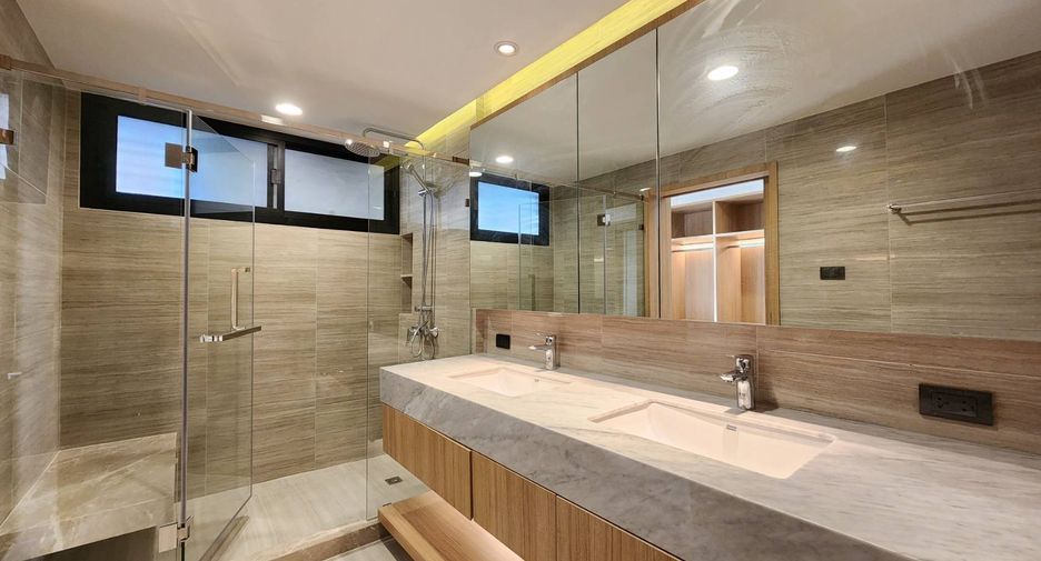 For rent 3 ベッドルーム condo in Watthana, Bangkok