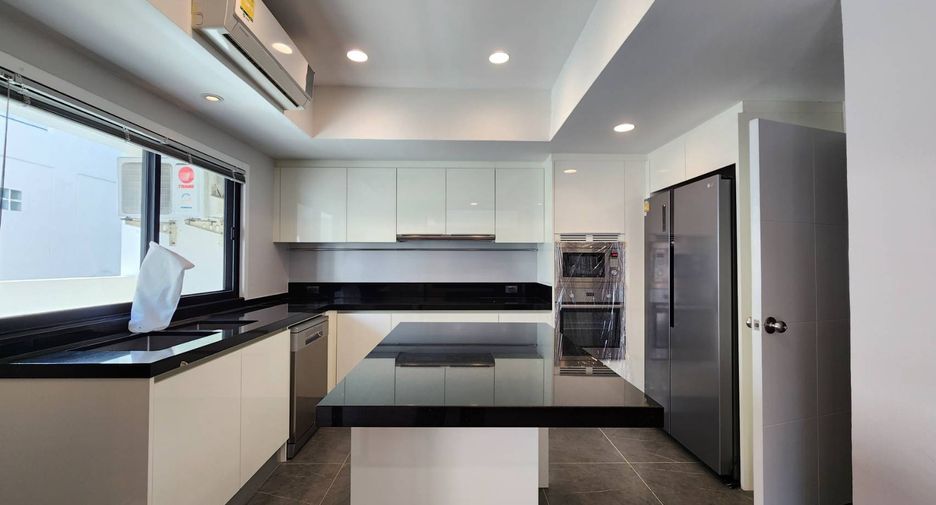 For rent 3 ベッドルーム condo in Watthana, Bangkok