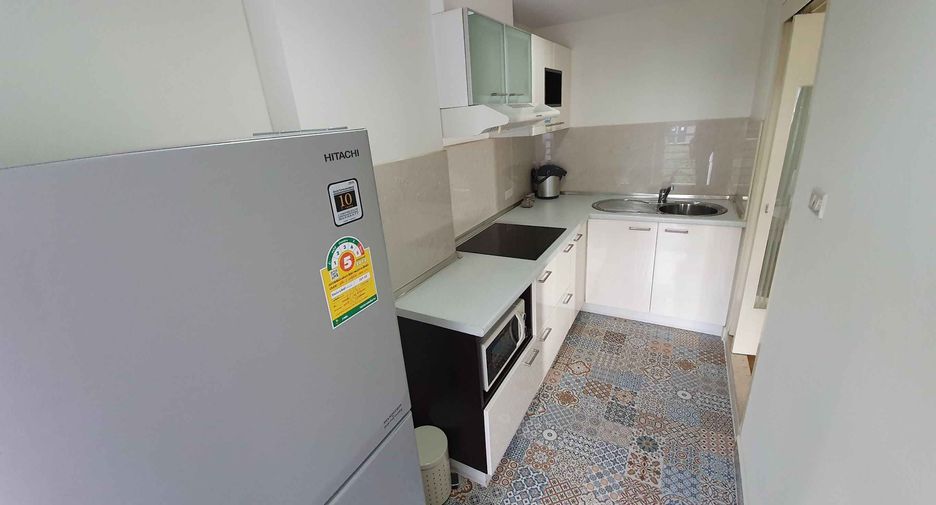 Condo en alquiler de 3 habitaciones en Khlong Toei, Bangkok