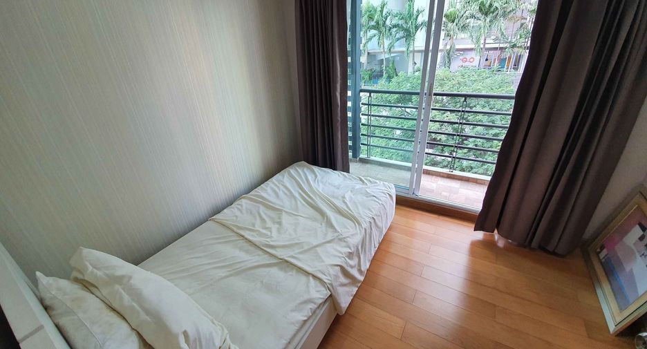 Condo en alquiler de 3 habitaciones en Khlong Toei, Bangkok