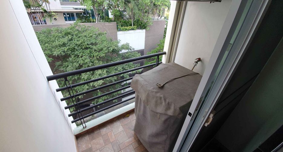 Condo en alquiler de 3 habitaciones en Khlong Toei, Bangkok