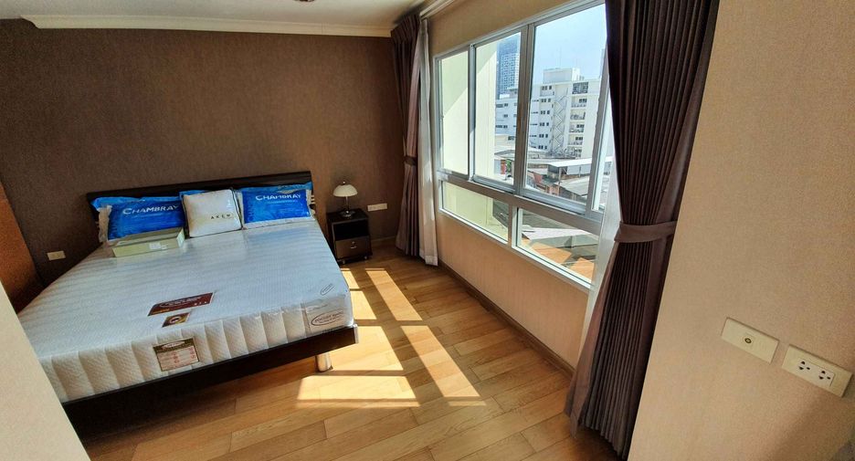 Condo en alquiler de 3 habitaciones en Khlong Toei, Bangkok
