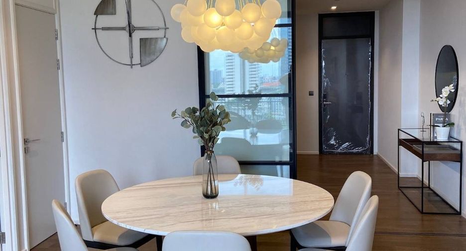 For rent 2 bedrooms condo in Pathum Wan, Bangkok