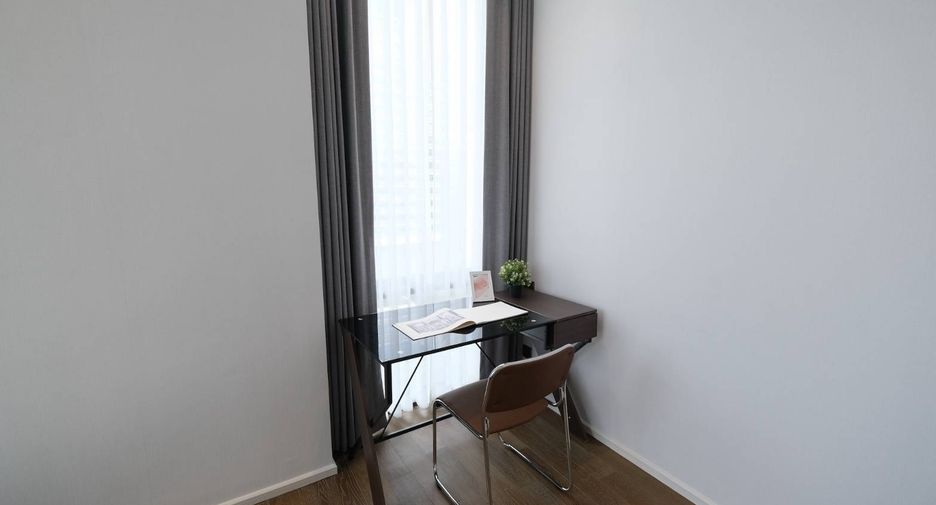 For rent 2 bedrooms condo in Pathum Wan, Bangkok