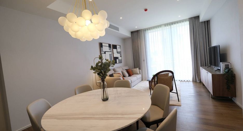 For rent 2 bedrooms condo in Pathum Wan, Bangkok