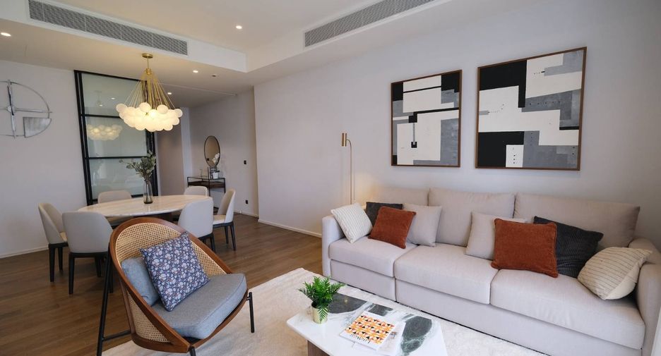 For rent 2 bedrooms condo in Pathum Wan, Bangkok