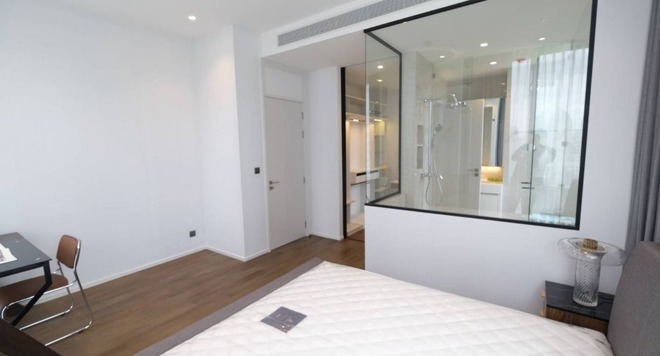 For rent 2 bedrooms condo in Pathum Wan, Bangkok
