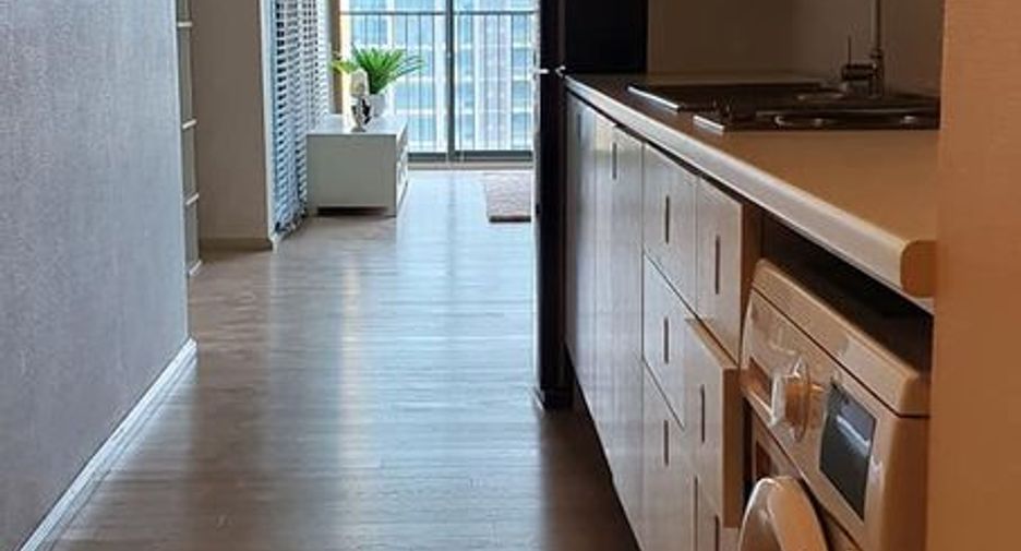 Condo en alquiler y en venta de 1 habitaciones en Watthana, Bangkok