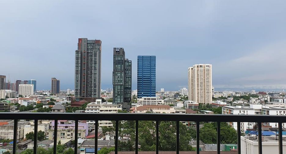 Condo en alquiler y en venta de 1 habitaciones en Watthana, Bangkok