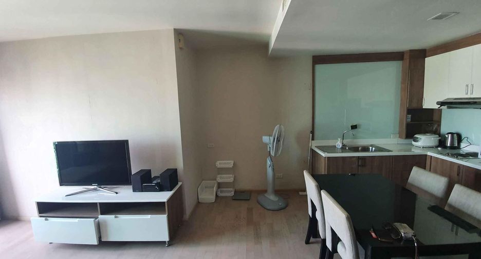 For rent 2 bedrooms condo in Khlong Toei, Bangkok