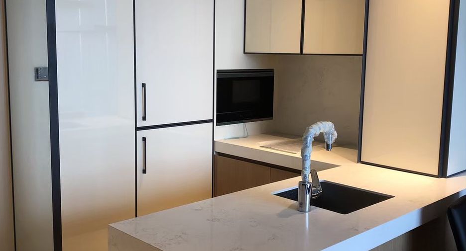 For rent and for sale 1 bed condo in Khlong Toei, Bangkok