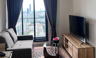 Condo en alquiler de 2 habitaciones en Phra Khanong, Bangkok