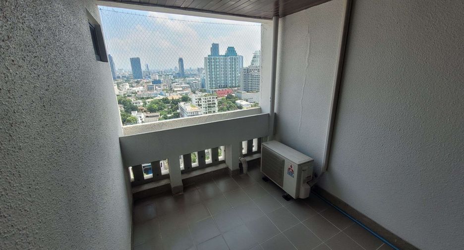 For rent 3 ベッドルーム condo in Watthana, Bangkok