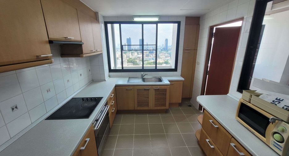 For rent 3 ベッドルーム condo in Watthana, Bangkok