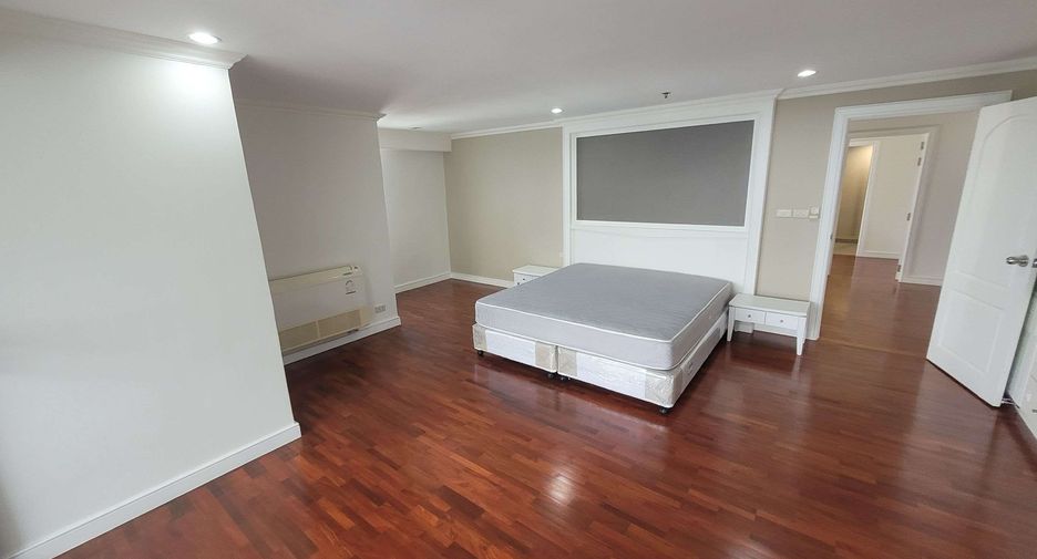 For rent 3 ベッドルーム condo in Watthana, Bangkok