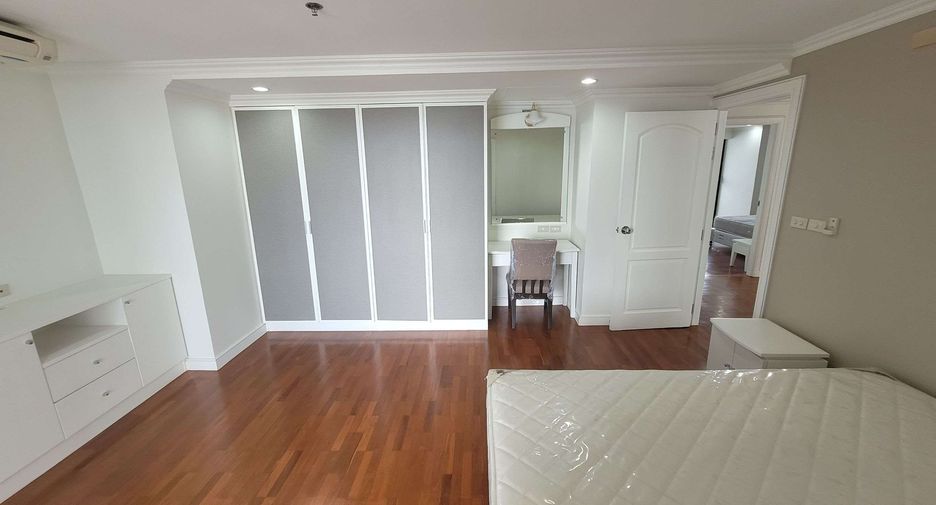 For rent 3 ベッドルーム condo in Watthana, Bangkok