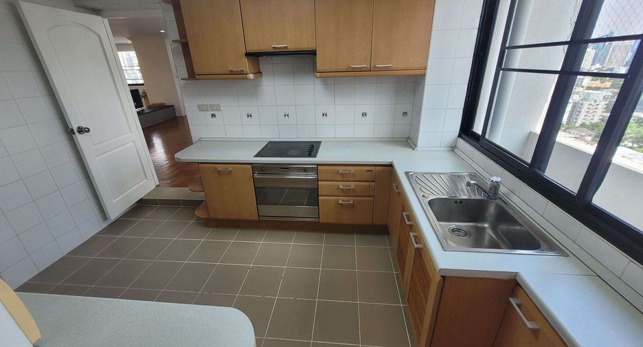 For rent 3 ベッドルーム condo in Watthana, Bangkok