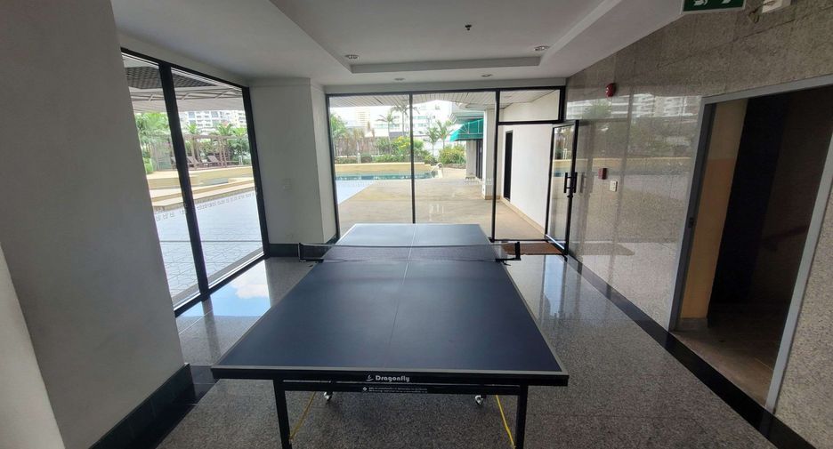 For rent 3 ベッドルーム condo in Watthana, Bangkok