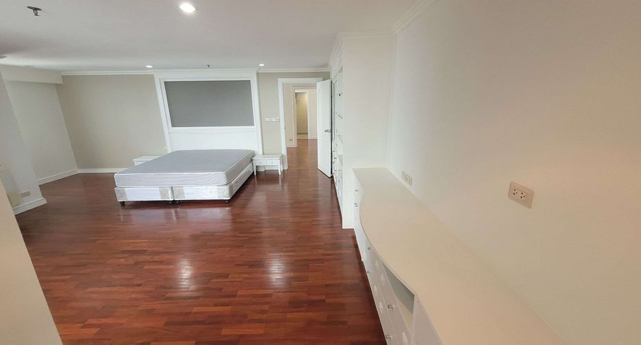 For rent 3 ベッドルーム condo in Watthana, Bangkok