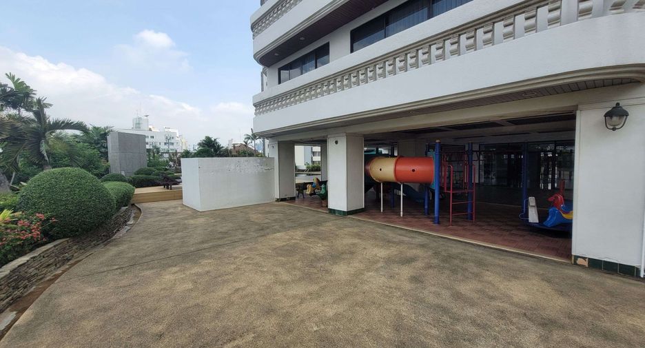 For rent 3 ベッドルーム condo in Watthana, Bangkok