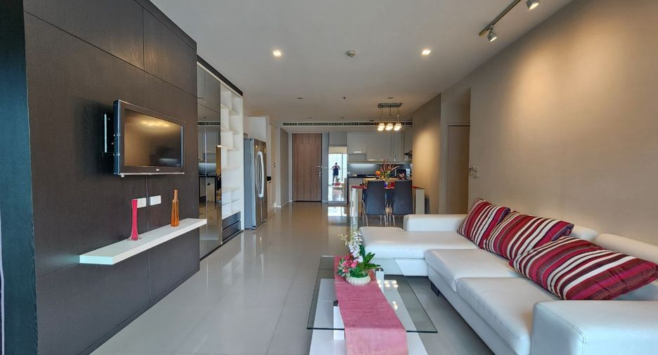 For rent 2 bedrooms condo in Khlong Toei, Bangkok