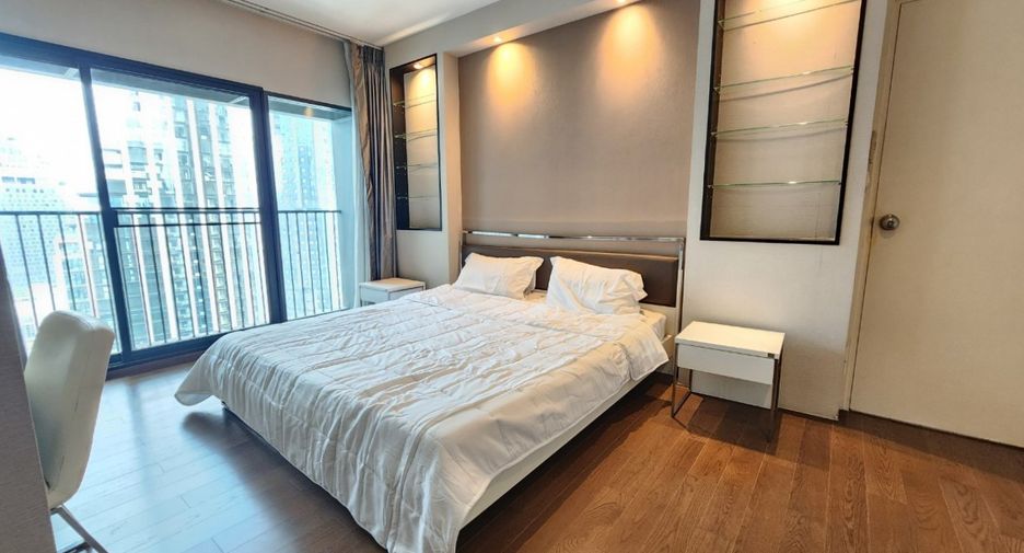 For rent 2 bedrooms condo in Khlong Toei, Bangkok