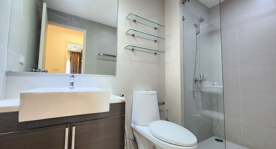For rent 2 bedrooms condo in Khlong Toei, Bangkok