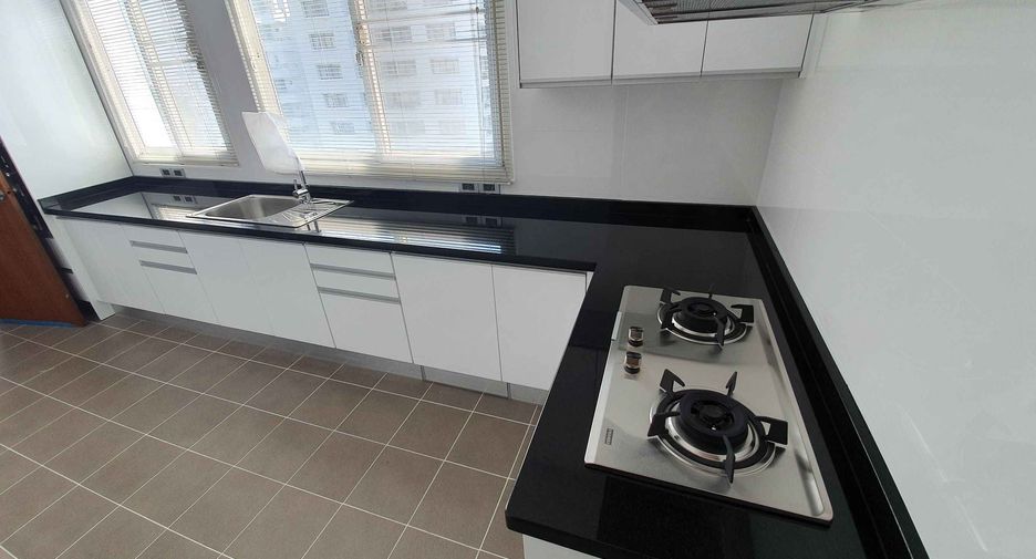 Wohnung zur Miete mit 3 Zimmer in Sathon, Bangkok