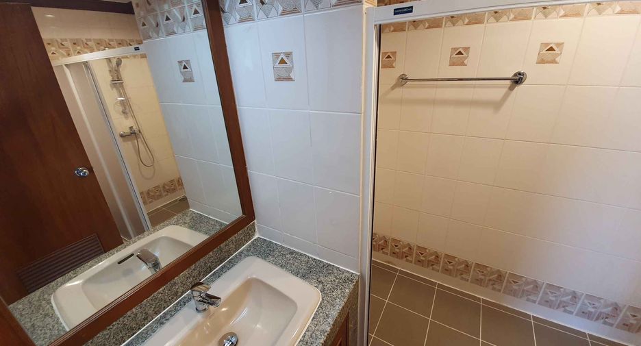 Wohnung zur Miete mit 3 Zimmer in Sathon, Bangkok